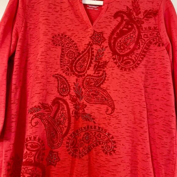 St. John’s Bay pink V-neck Paisley Design Stone Large - Picture 2 of 10